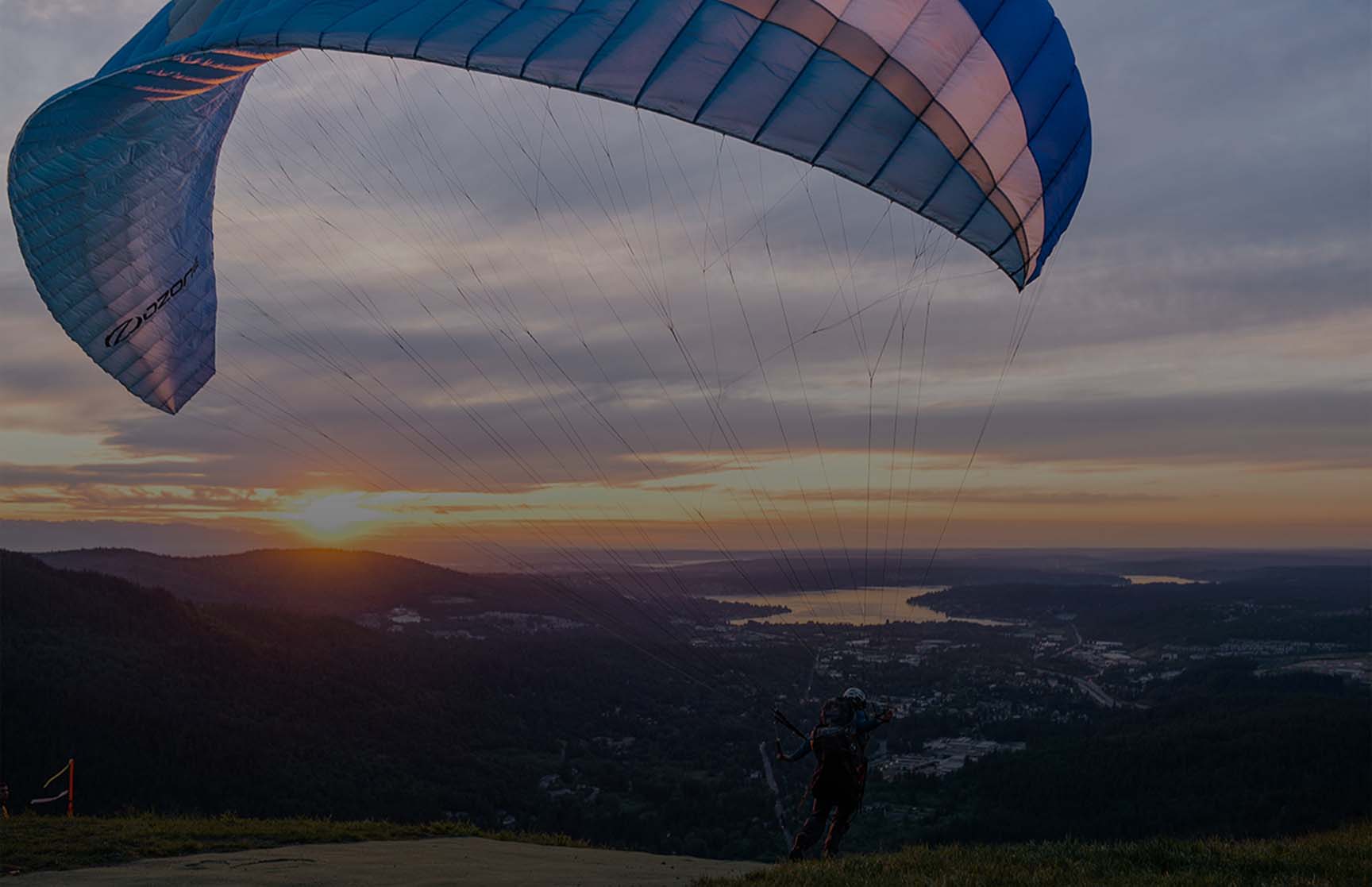 Outdoor adventures in Issaquah - Poo Poo Point paragliding